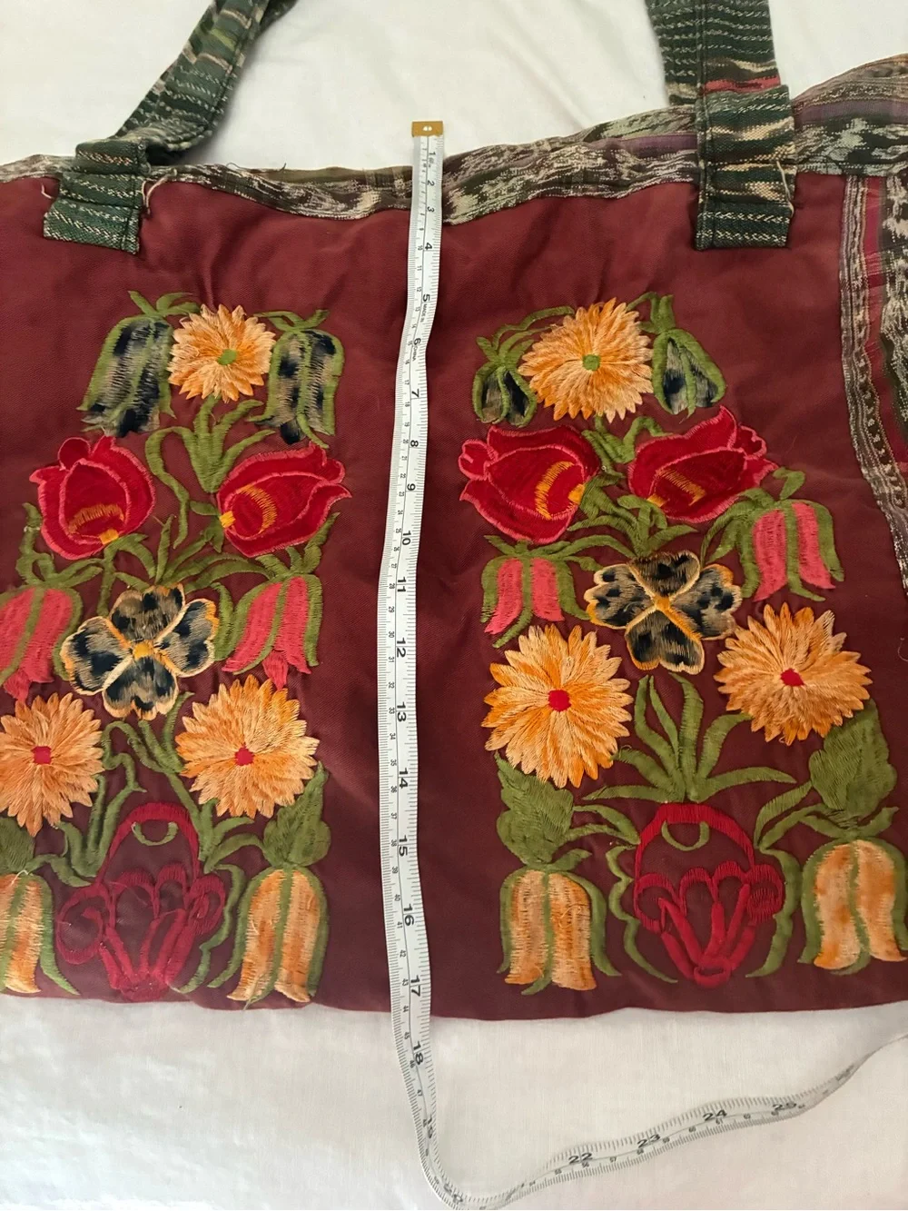 Guatemalan duffel bag with embroidery